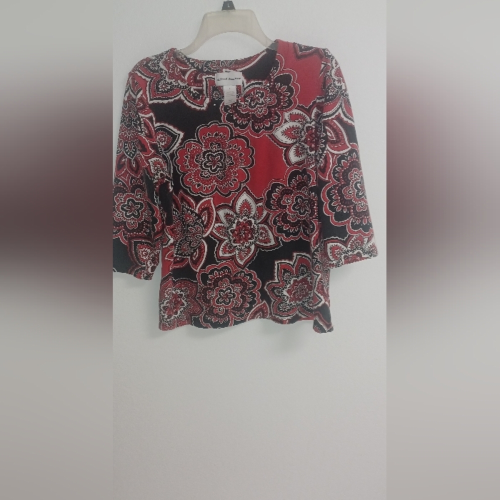 ALFRED DUNNER Women's pullover 3/4 sleeve top Lg. Multicolor. Floral